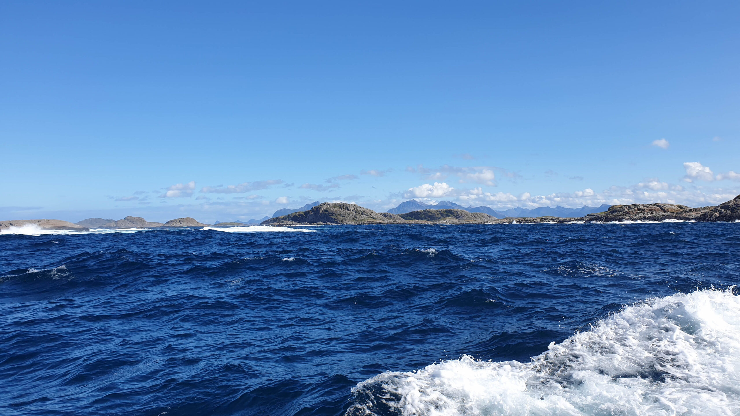 Chaotische See bei der Überfahrt im Vestfjord