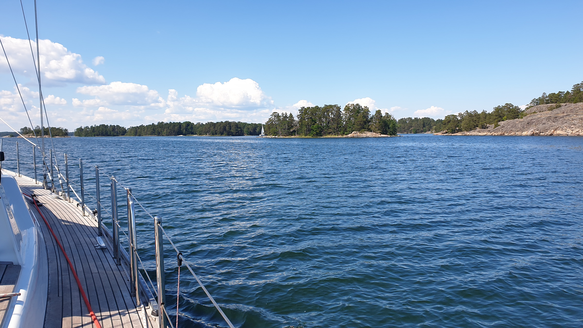 Sailing in the archipelago