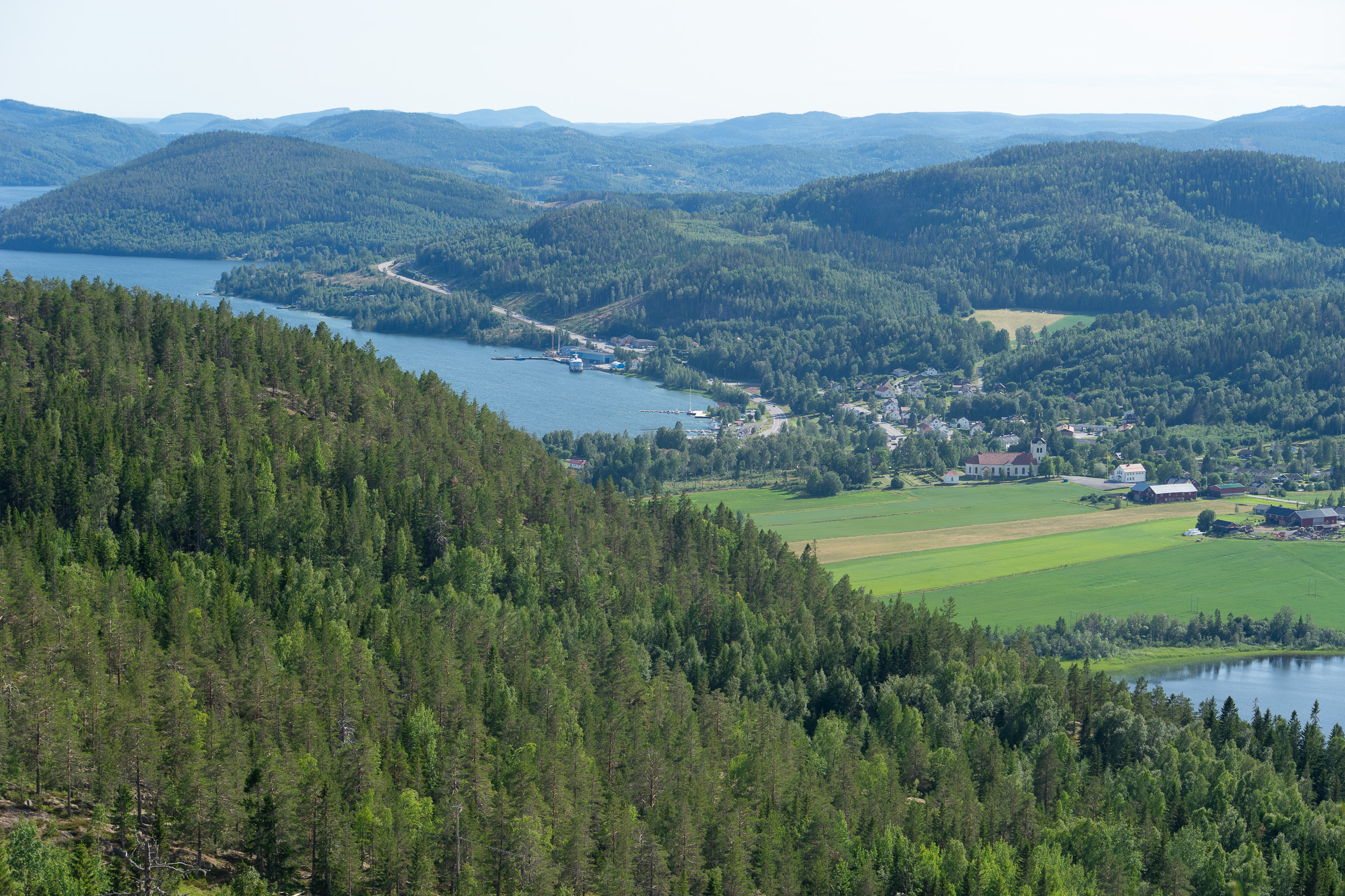 Blick auf den Hafen von Docksta vom Skuleberget