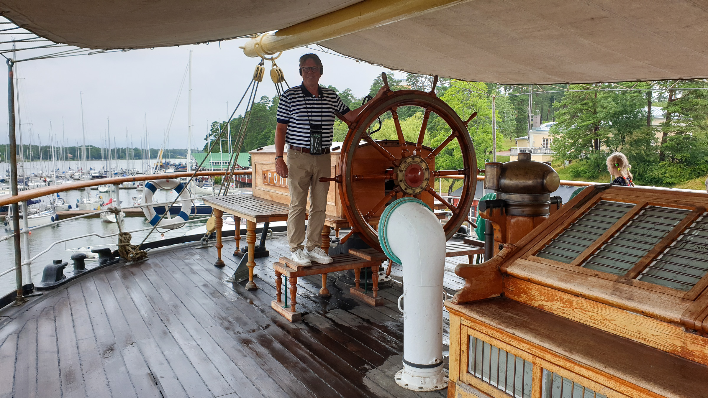 Skipper mit neuem Boot
