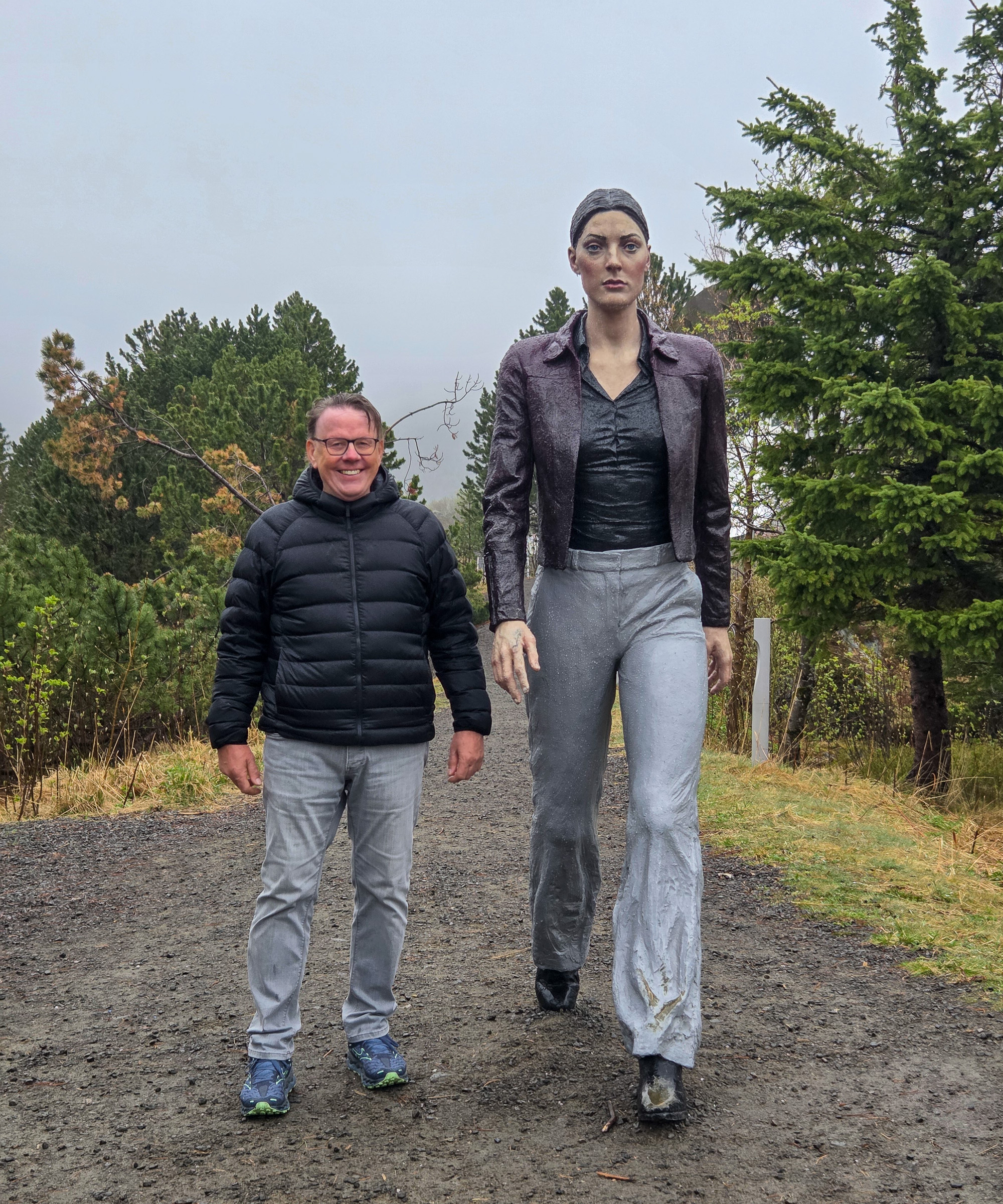 Klaus with a tall woman