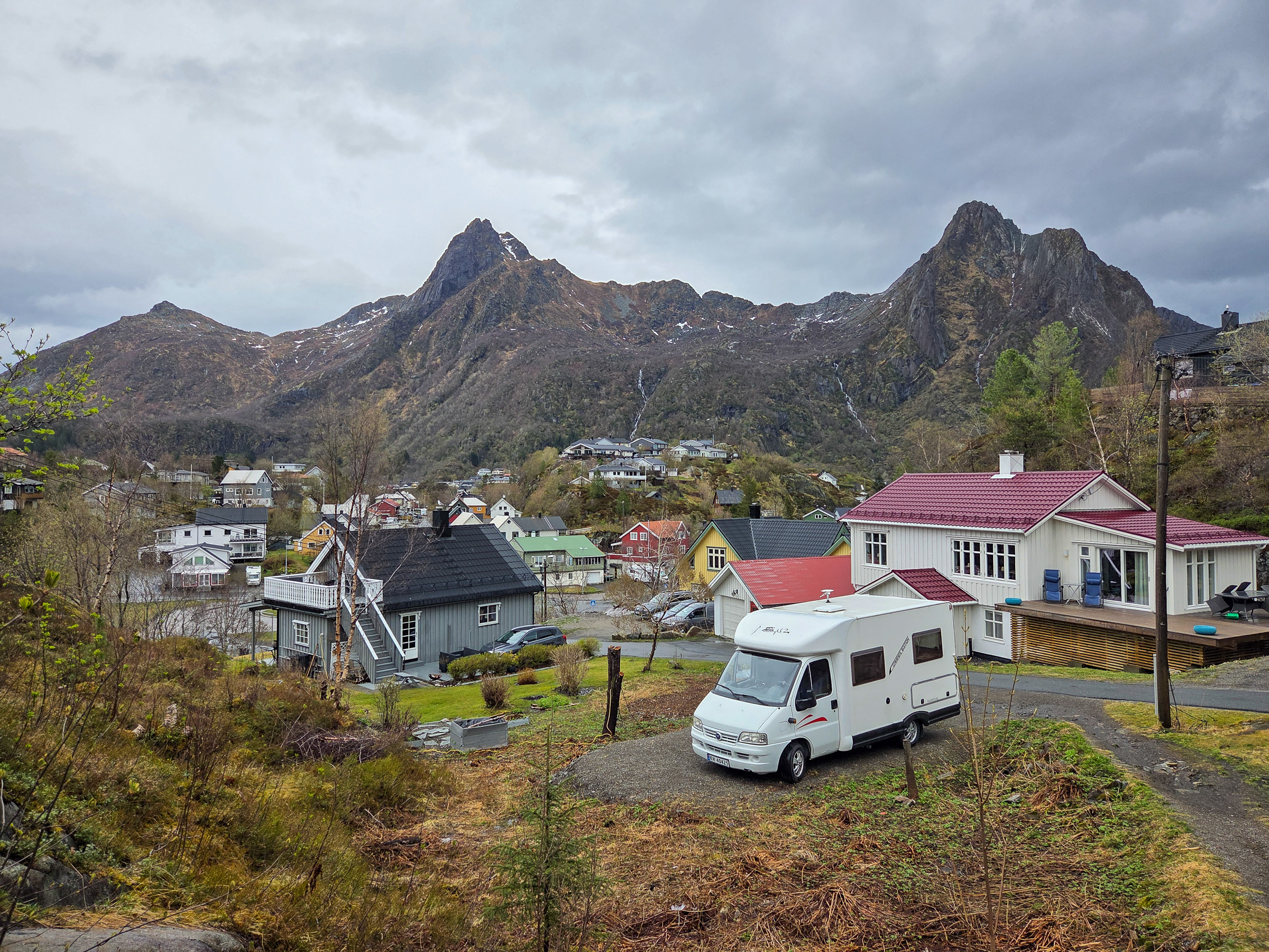 View of the mountains behind Svolvær