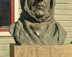 The bust of Roald Amundsen at the Polar Museum