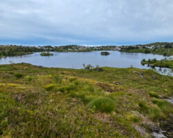 Hike to the lakes in Sørvågen